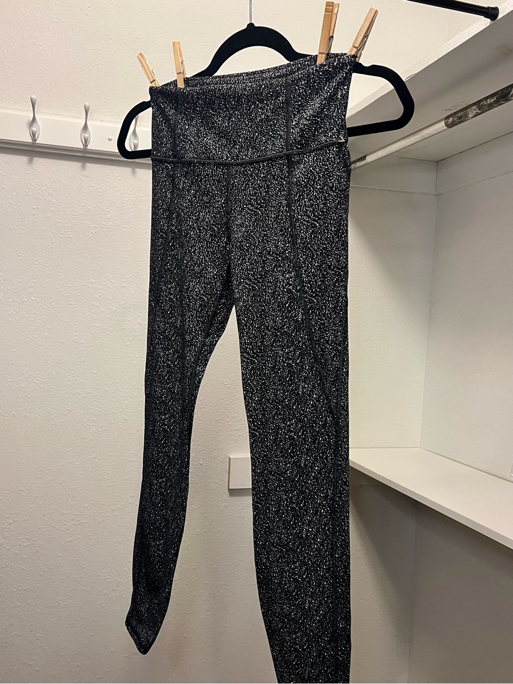 Athleta Black & White Speckled Lightning Static 7/8 Leggings